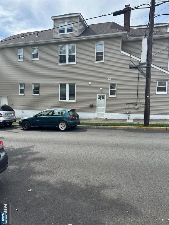 82 Westervelt Place, Lodi, NJ 07644