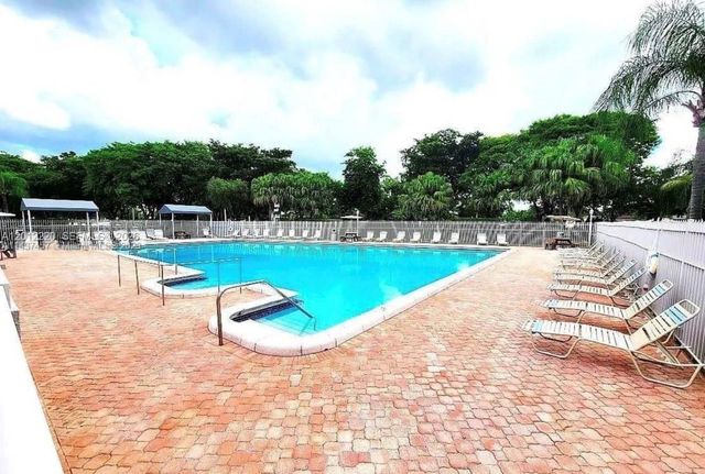 11203 NW 15th St NA, Pembroke Pines, FL 33026