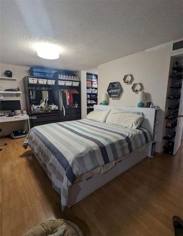 11203 NW 15th St NA, Pembroke Pines, FL 33026