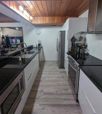 11203 NW 15th St NA, Pembroke Pines, FL 33026