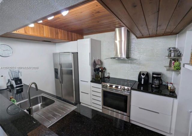 11203 NW 15th St NA, Pembroke Pines, FL 33026