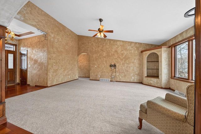 2718 W INDEPENDENCE COURT, Appleton, WI 54914