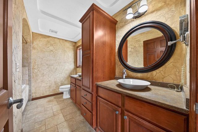 2718 W INDEPENDENCE COURT, Appleton, WI 54914