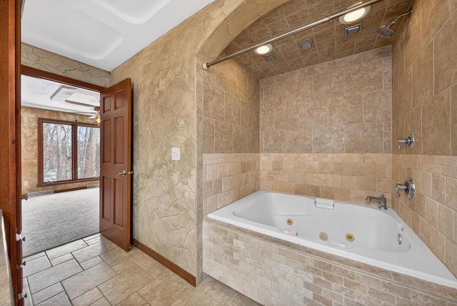 2718 W INDEPENDENCE COURT, Appleton, WI 54914