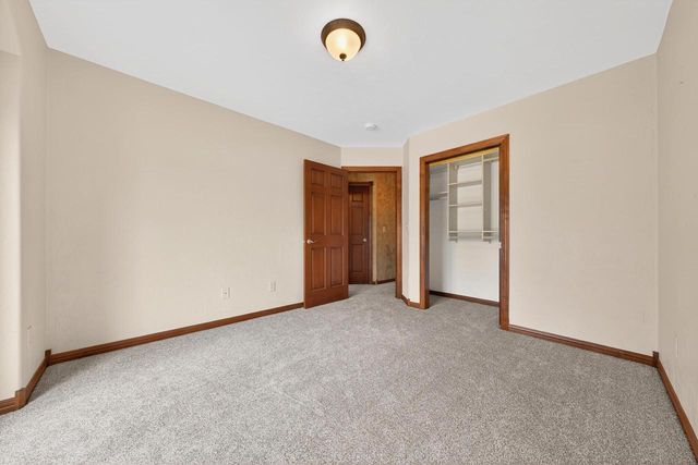 2718 W INDEPENDENCE COURT, Appleton, WI 54914