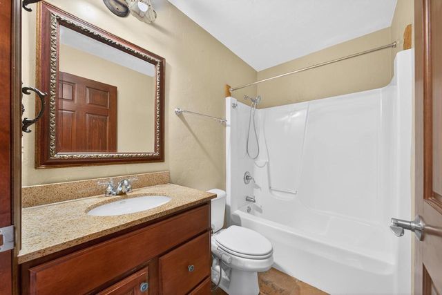 2718 W INDEPENDENCE COURT, Appleton, WI 54914