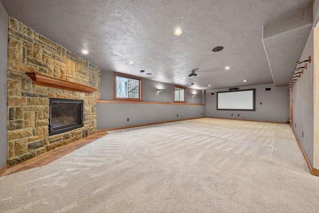 2718 W INDEPENDENCE COURT, Appleton, WI 54914