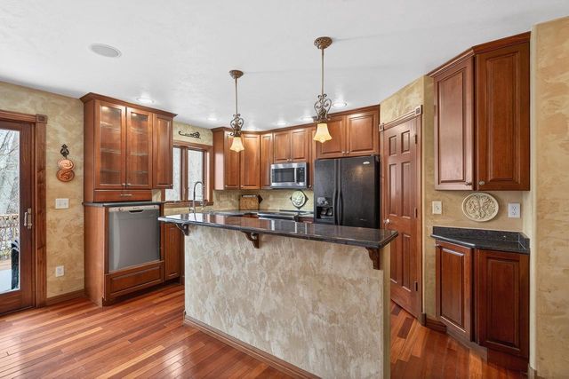 2718 W INDEPENDENCE COURT, Appleton, WI 54914