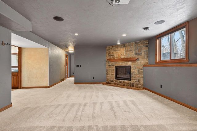 2718 W INDEPENDENCE COURT, Appleton, WI 54914