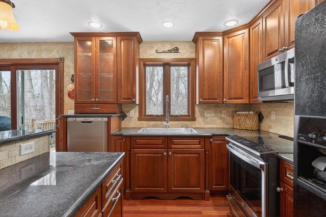 2718 W INDEPENDENCE COURT, Appleton, WI 54914