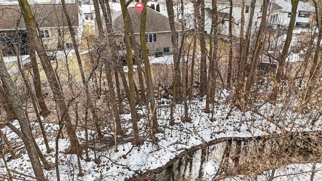 2718 W INDEPENDENCE COURT, Appleton, WI 54914