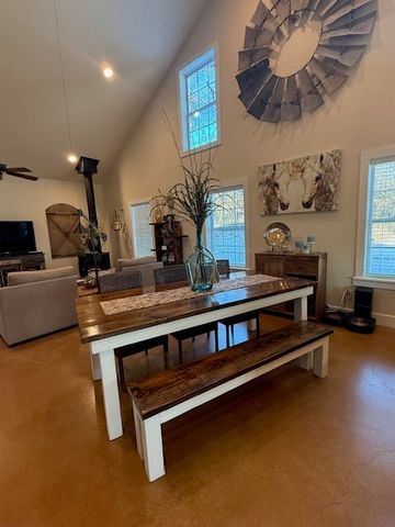 1079 Union Hill Road, Mineral Wells, TX 76067