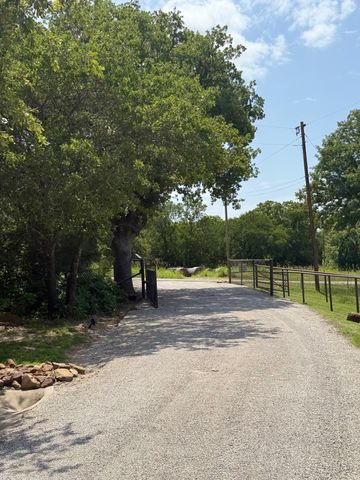 1079 Union Hill Road, Mineral Wells, TX 76067