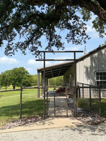 1079 Union Hill Road, Mineral Wells, TX 76067