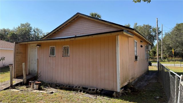 1121 S ADELLE AVENUE, Deland, FL 32720