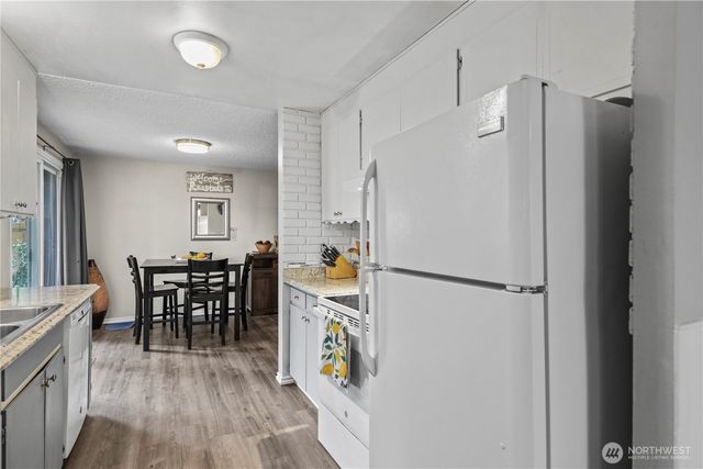 203 S 357th Street, Federal Way, WA 98003