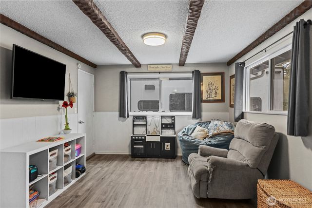 203 S 357th Street, Federal Way, WA 98003