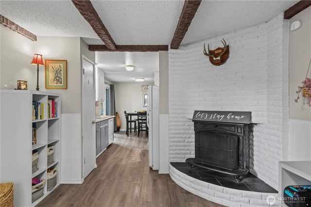 203 S 357th Street, Federal Way, WA 98003