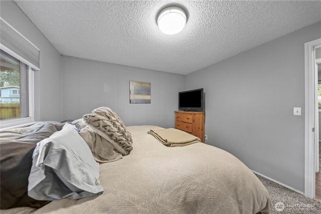 203 S 357th Street, Federal Way, WA 98003