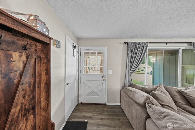 203 S 357th Street, Federal Way, WA 98003