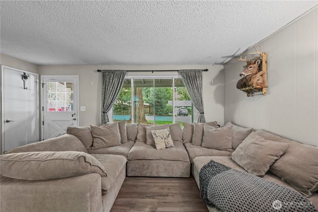 203 S 357th Street, Federal Way, WA 98003