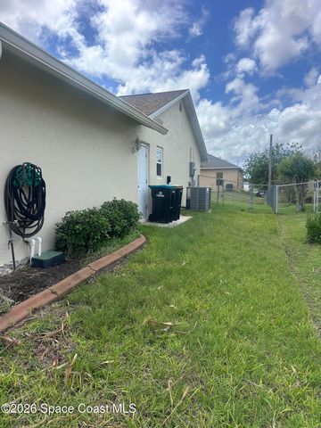 1666 Canon Avenue NW, Palm Bay, FL 32907