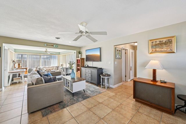 818 SE 9th Terrace, Deerfield Beach, FL 33441