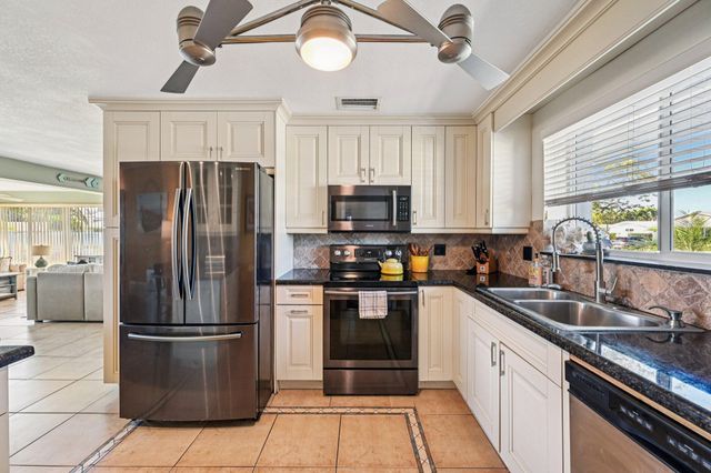 818 SE 9th Terrace, Deerfield Beach, FL 33441