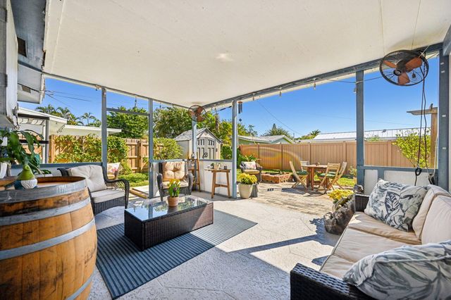 818 SE 9th Terrace, Deerfield Beach, FL 33441