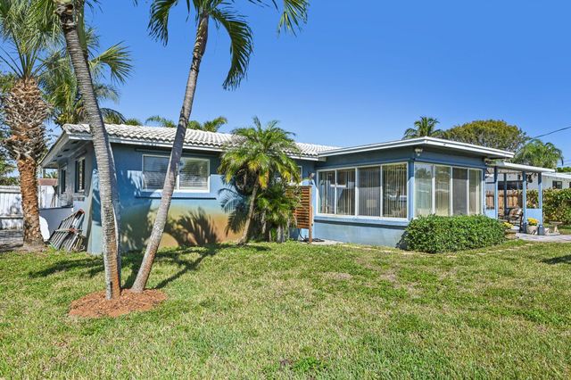 818 SE 9th Terrace, Deerfield Beach, FL 33441