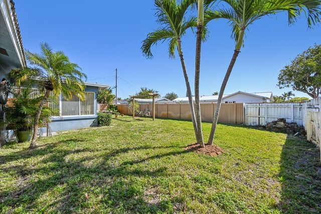 818 SE 9th Terrace, Deerfield Beach, FL 33441