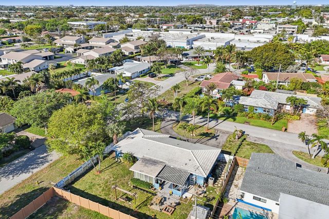 818 SE 9th Terrace, Deerfield Beach, FL 33441