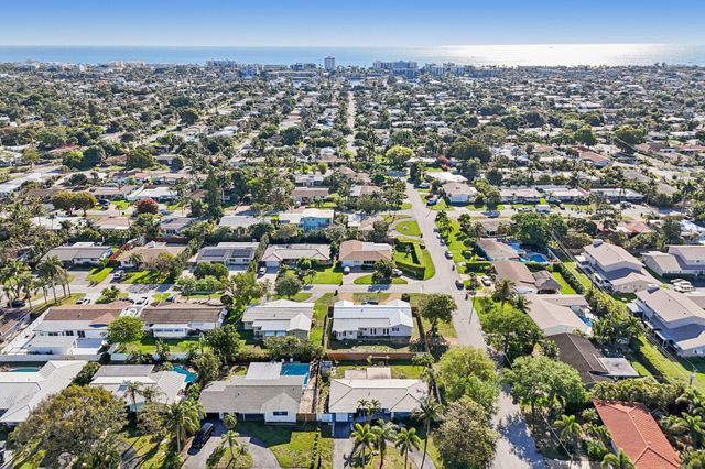 818 SE 9th Terrace, Deerfield Beach, FL 33441