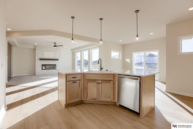 11103 N 161 Avenue, Bennington, NE 68007