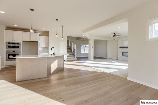 11103 N 161 Avenue, Bennington, NE 68007