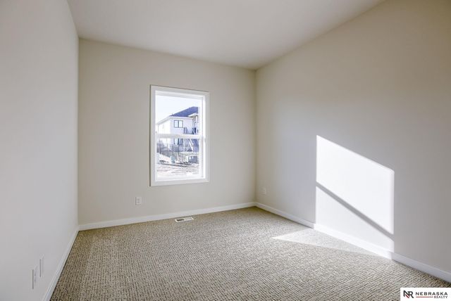 11103 N 161 Avenue, Bennington, NE 68007