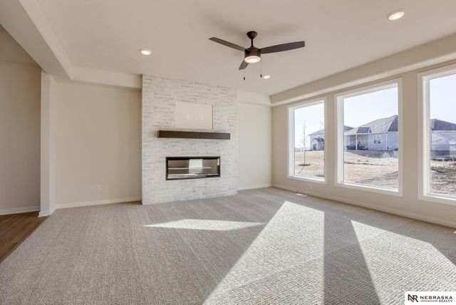 11103 N 161 Avenue, Bennington, NE 68007