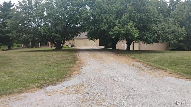 795 Schluersburg Road, Augusta, MO 63332