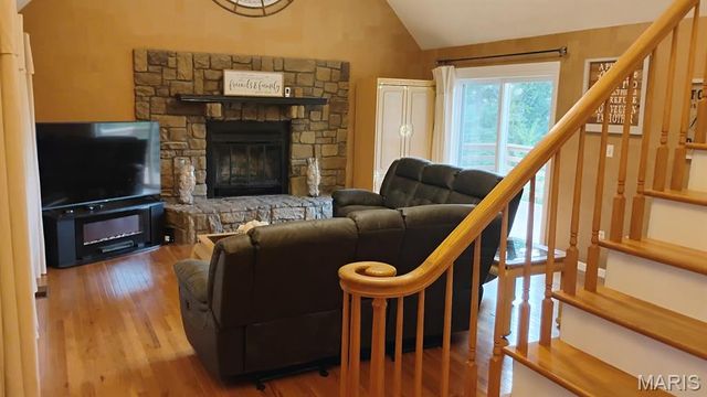 795 Schluersburg Road, Augusta, MO 63332