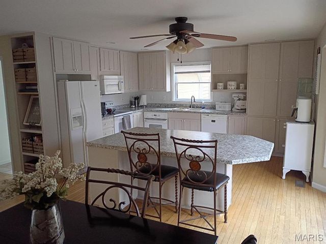 795 Schluersburg Road, Augusta, MO 63332