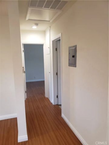 2515 Foothill Boulevard, La Crescenta, CA 91214