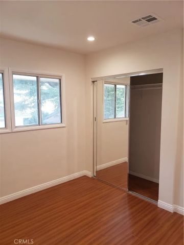 2515 Foothill Boulevard, La Crescenta, CA 91214