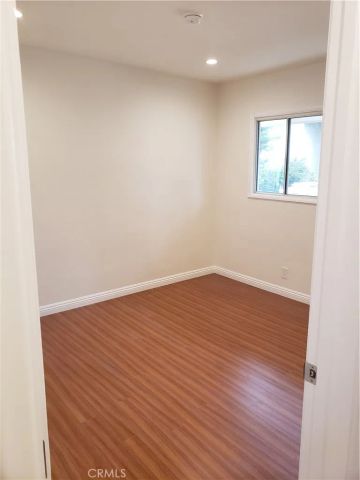 2515 Foothill Boulevard, La Crescenta, CA 91214
