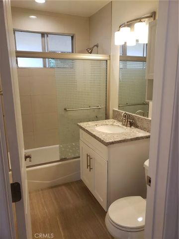 2515 Foothill Boulevard, La Crescenta, CA 91214