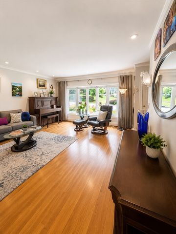 17 Retrop Rd, Natick, MA 01760