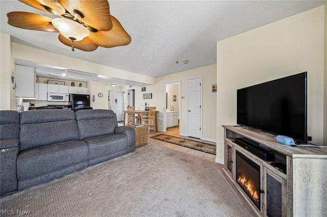 6035 Lake Road 327, Ashtabula, OH 44004