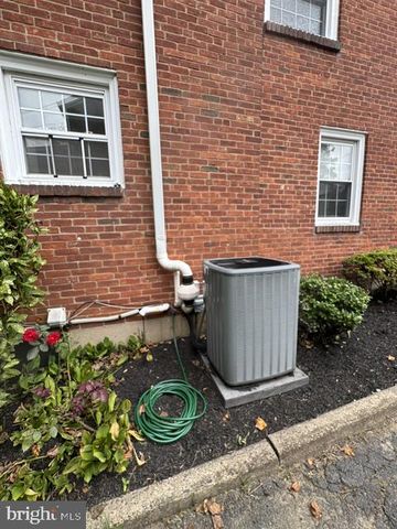 112 ASHWOOD RD, Springfield, PA 19064