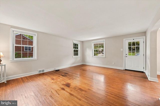 112 ASHWOOD RD, Springfield, PA 19064