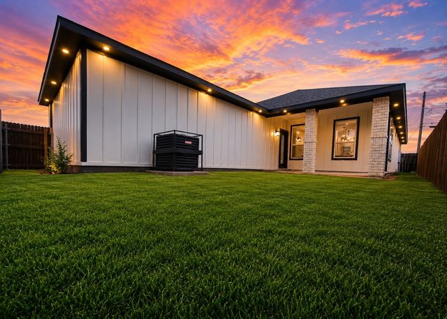 5147 Chapman Street, Fort Worth, TX 76105