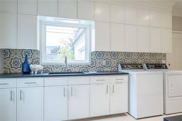 1421 GLENBROOK Terrace, Nichols Hills, OK 73116